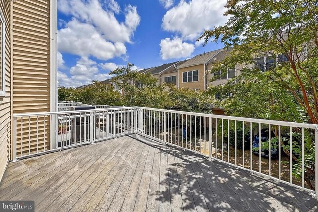 Building Photo - 42627 Homefront Terrace