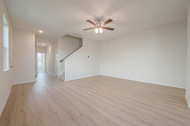 Building Photo - 27966 Western Crk Ct