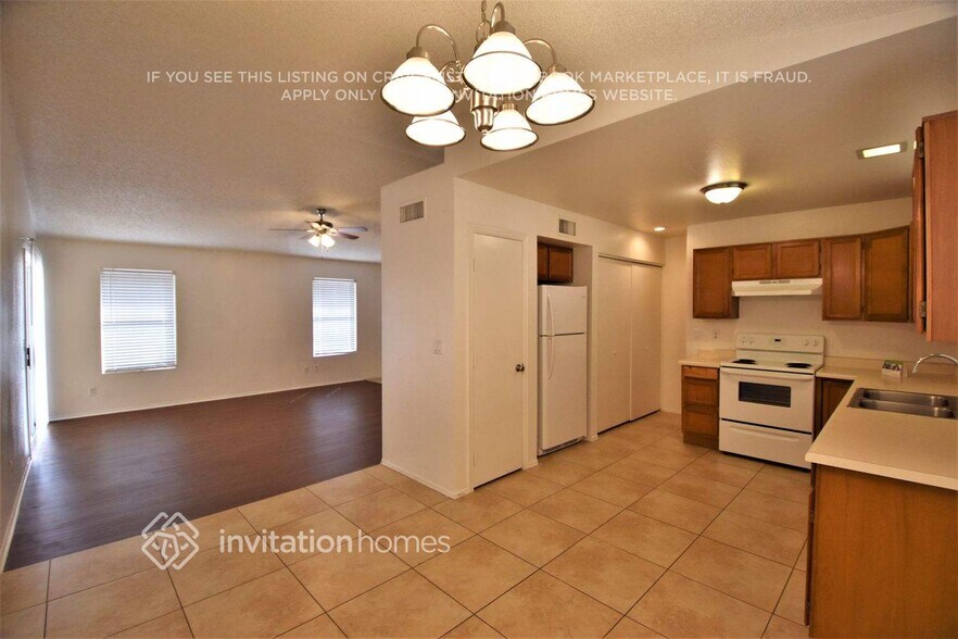 Building Photo - 4108 E Covina St