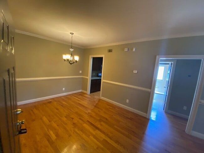 Building Photo - Luxury that you can call home! Amazing Loc...