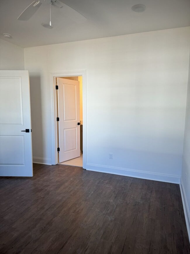 Building Photo - 503 South Grove