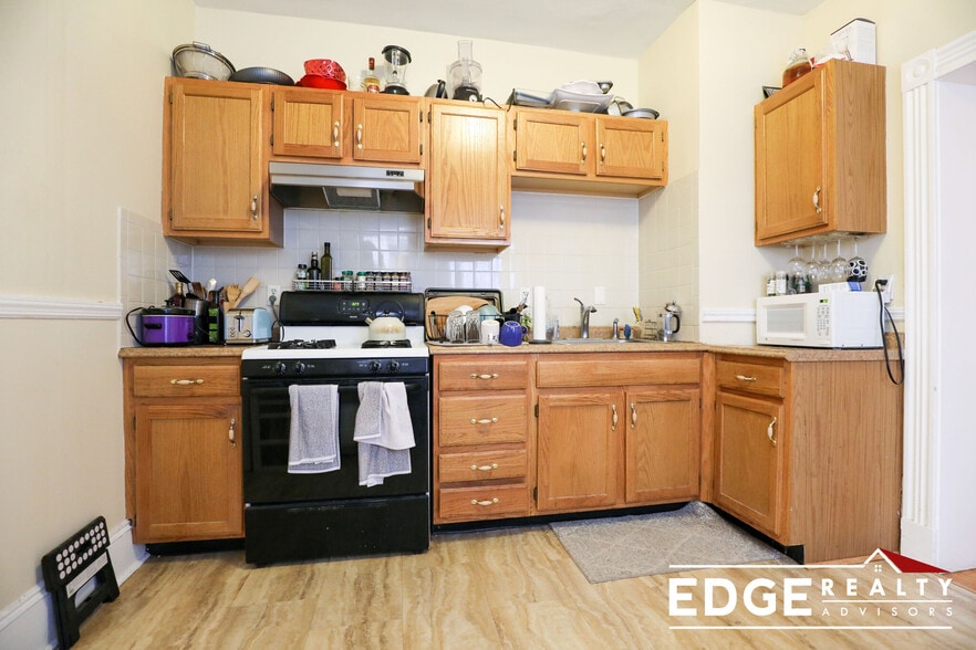 Building Photo - 16 Fuller St