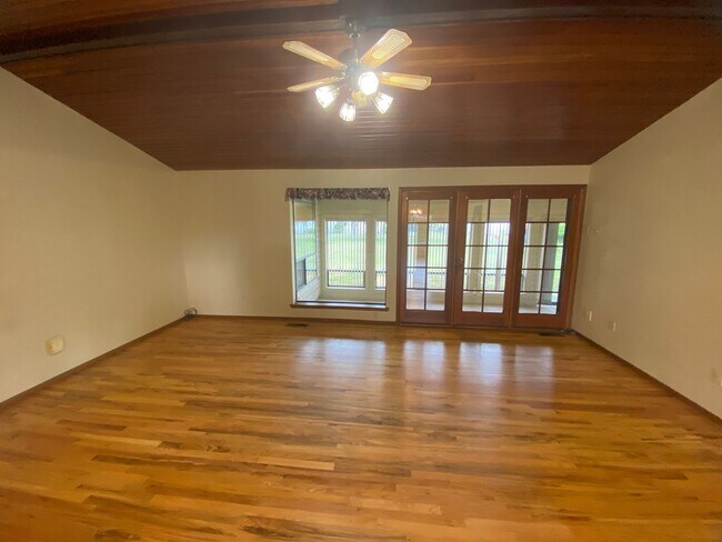 Building Photo - Spacious Buckley Home by Maris Farms
