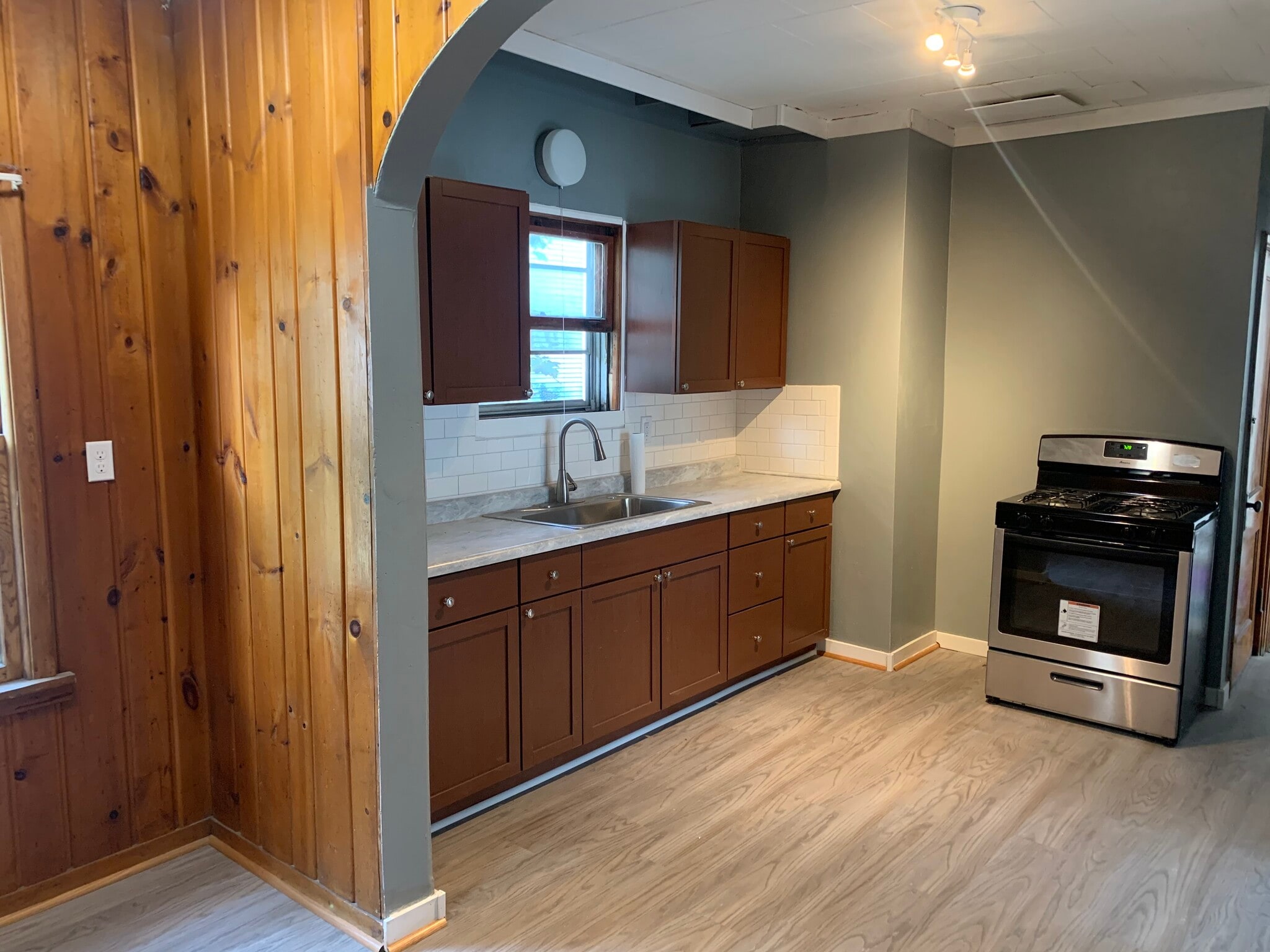 Building Photo - 1384 Lafond Ave