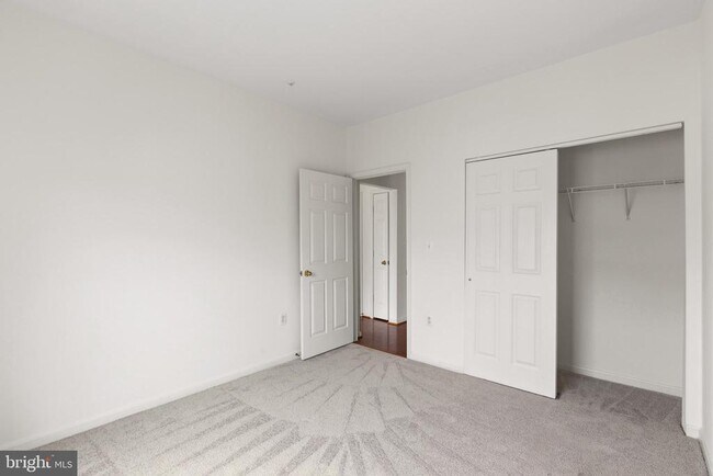 Building Photo - 4131 Fountainside Ln