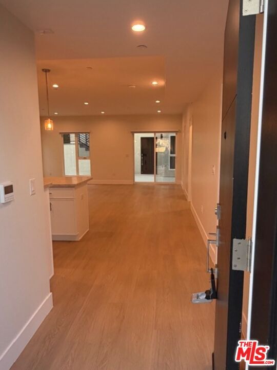 Building Photo - 5193-5193 Lindley Ave