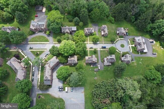Building Photo - 15 Safe Harbor Village