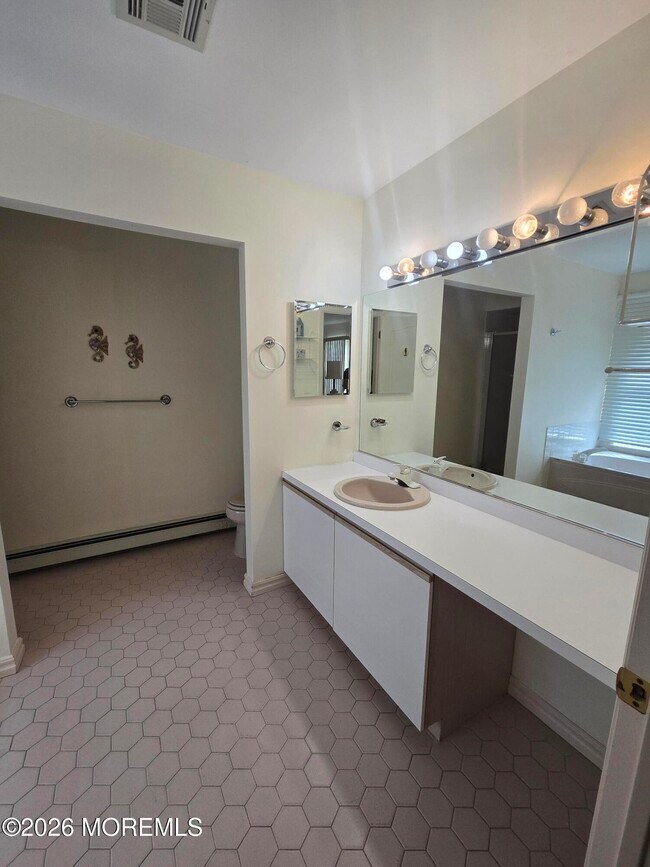 Building Photo - 4 Cordoba Ct