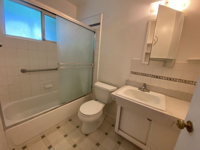 Building Photo - 0166 - MERRY LN