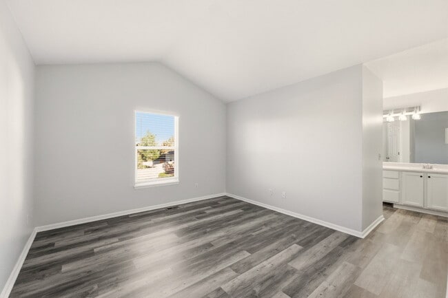 Building Photo - Beautiful Stroh Ranch 4 Bedroom, 2.5 Bath Home, Brand New Kitchen Appliances READY JUNE 5th