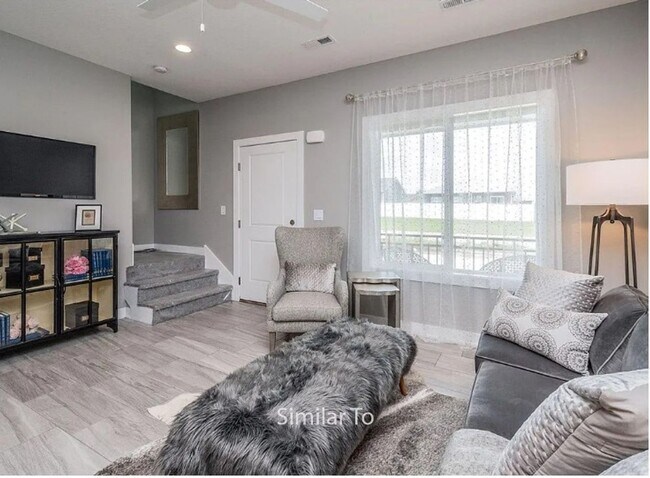 Building Photo - Beautiful 3BR 2.5ba Townhome in Waukee, IA