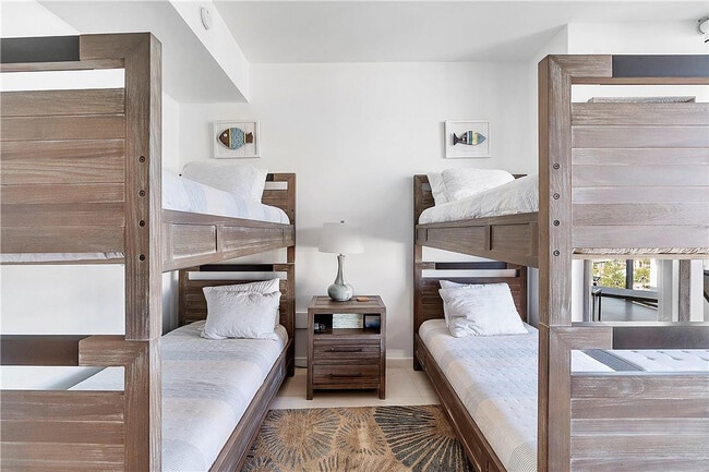 Building Photo - 2200 N Ocean Blvd