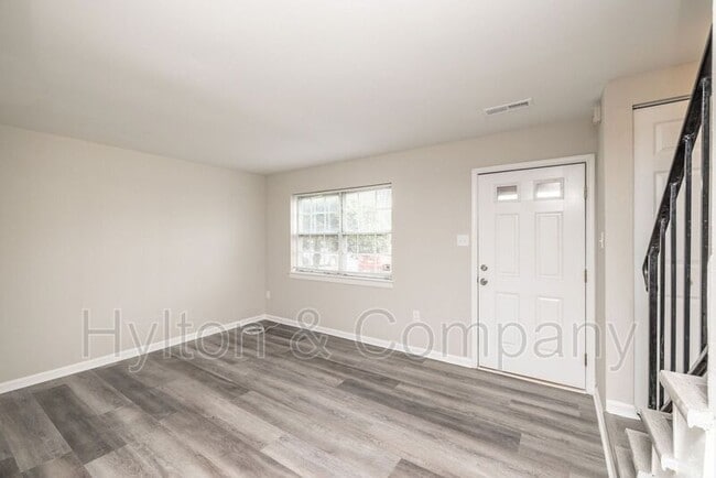 Building Photo - 3231 Hunters Mill Dr
