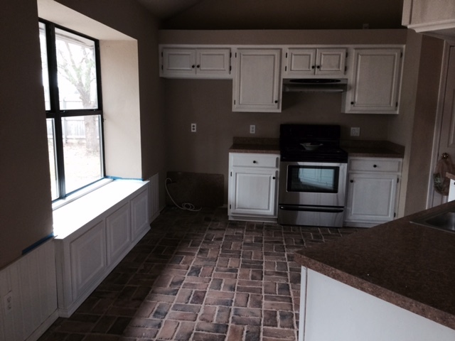 Kitchen with window seat - 7817 Northwest 84th Street