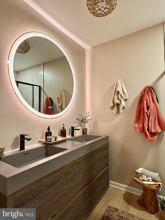 Building Photo - 602 Hamilton St