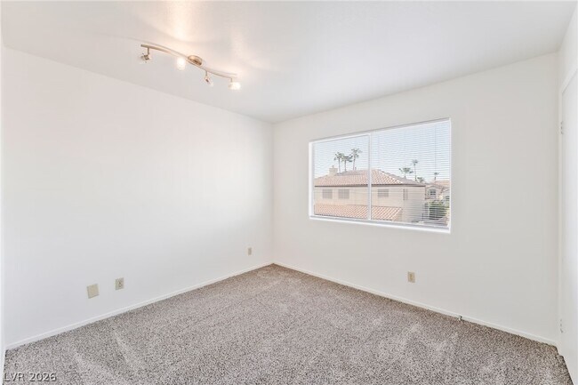 Building Photo - 4492 E Mesa Vista Ave