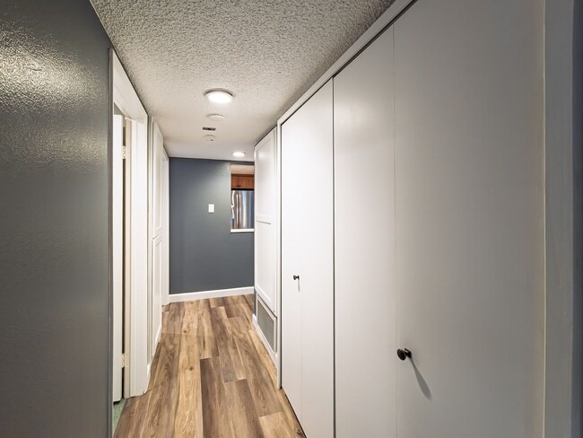 Building Photo - Stylish Condo in the Heart of Downtown Pasadena