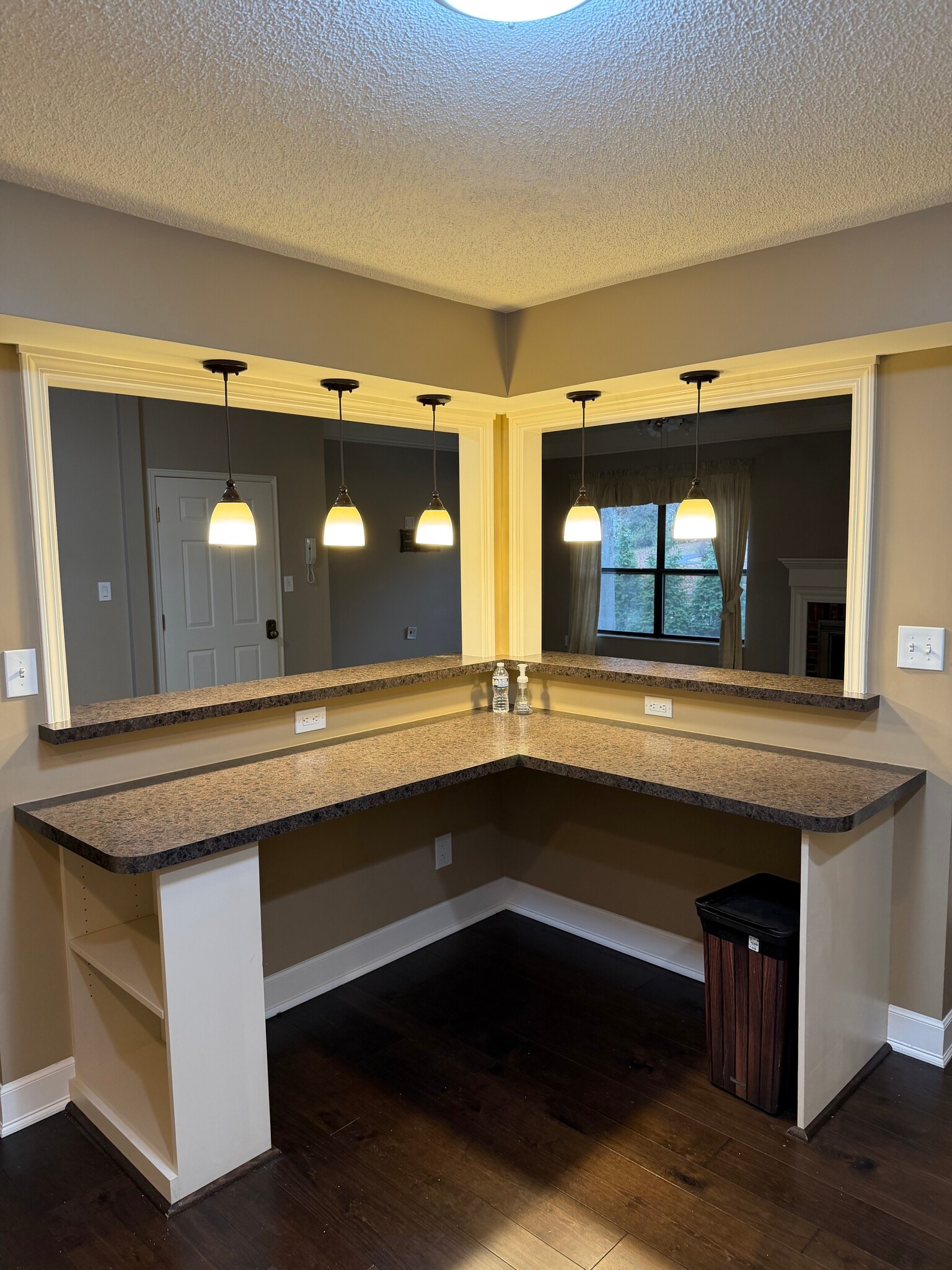 Building Photo - 698 Trailcrest Ct