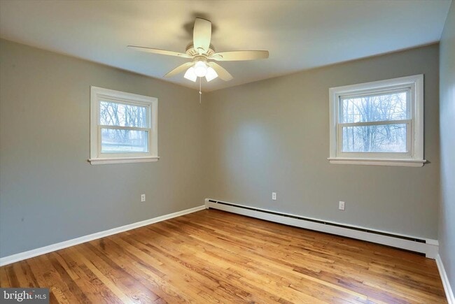 Building Photo - 685 Knight Rd