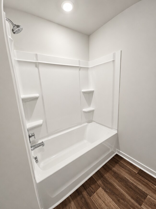 Building Photo - 332 Pleasant Vly Dr