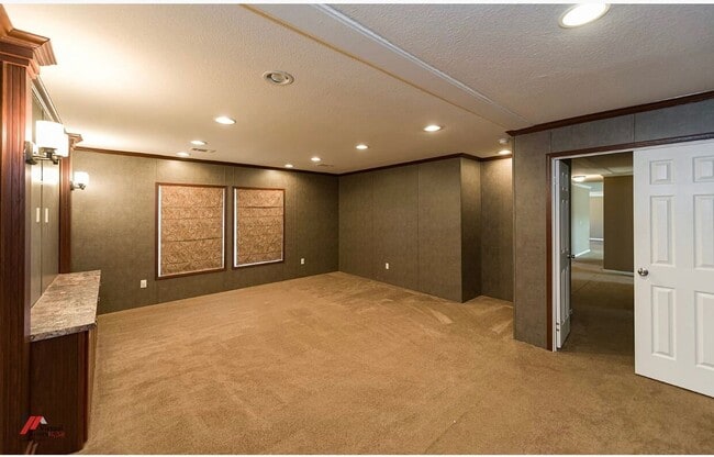 Building Photo - 571 7 Pines Rd
