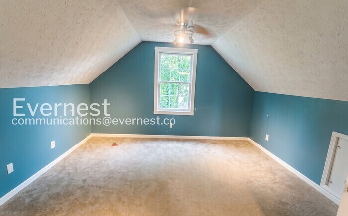 Building Photo - 4759 Perlman St