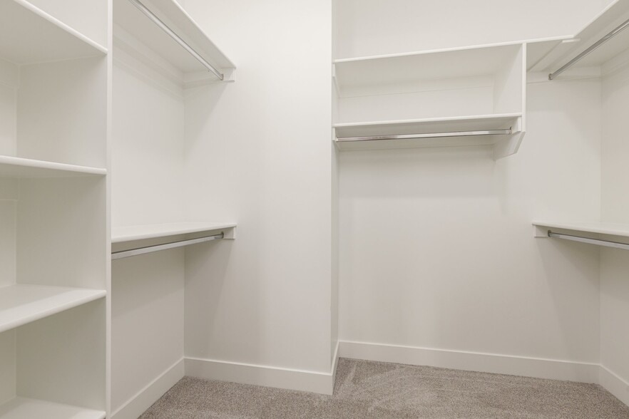 Building Photo - 2188 380 S