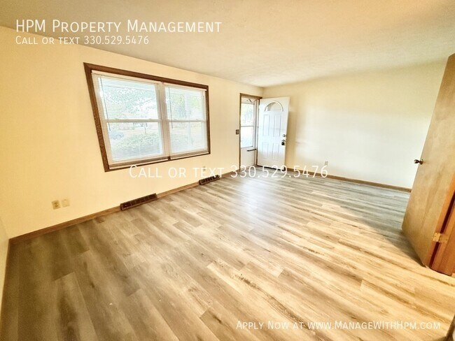 Building Photo - 2379 Ashdale St NW