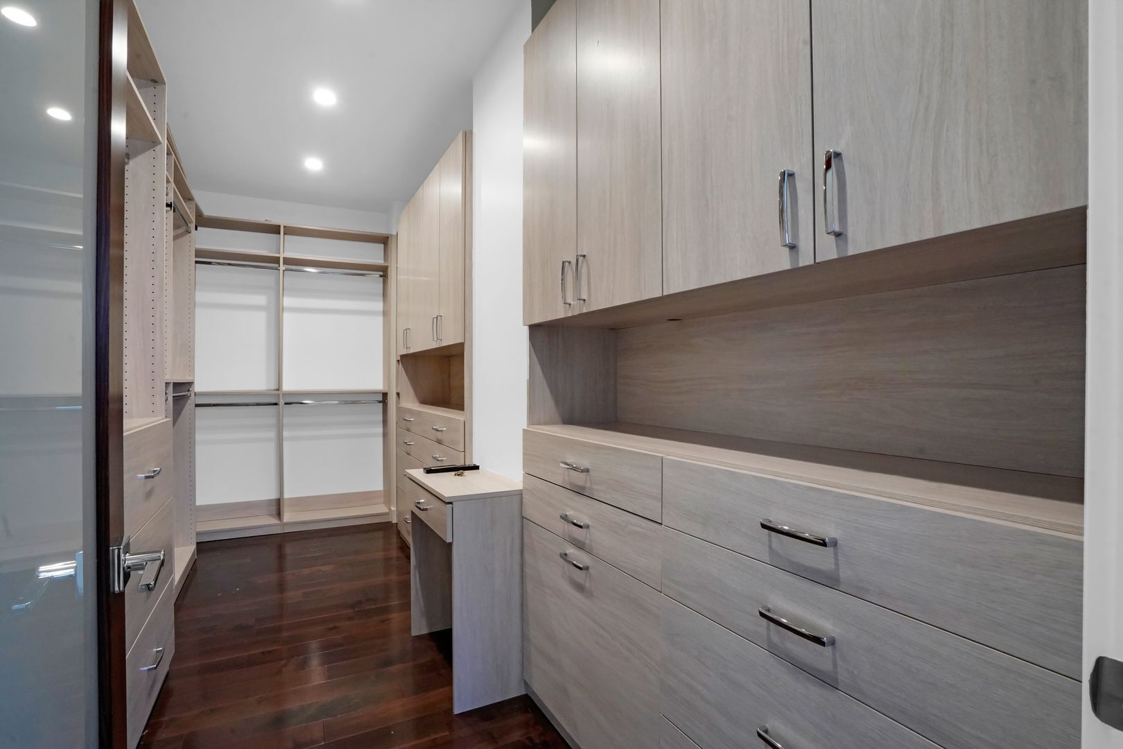 Building Photo - Experience Modern Luxury in this Stunning 4-Bedroom Smart Home in the Heart of 90027