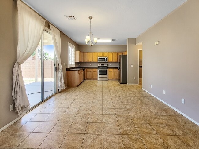 Building Photo - Lots of sq ft for the money in Goodyear!