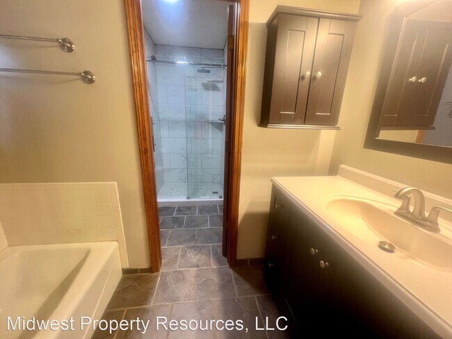 Building Photo - 3 br, 2 bath House - 1100 NE Ball Dr