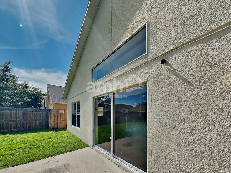 Building Photo - 145 Rose Hill Trail