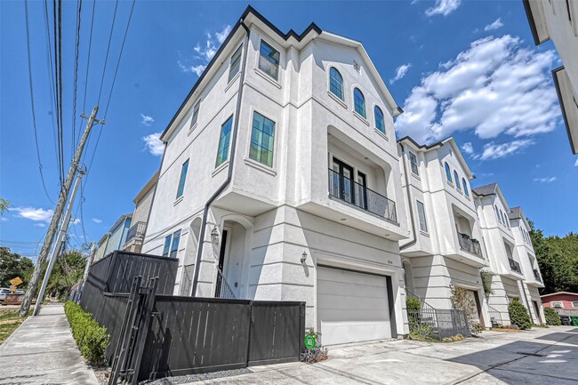 Building Photo - 2516 Bevis St