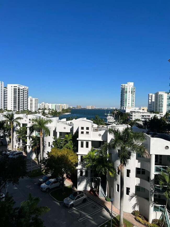 Building Photo - 7900 Harbor Island Dr