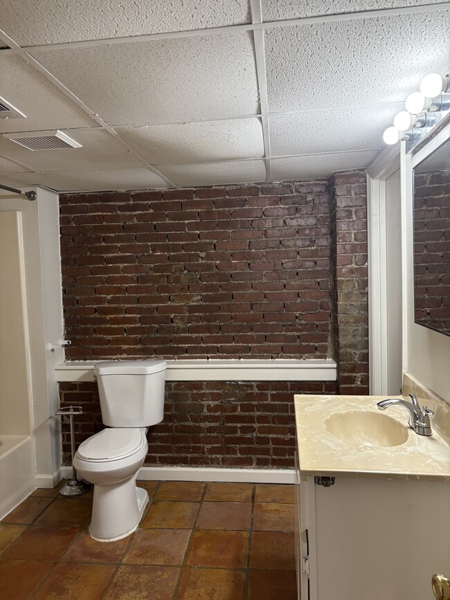 Building Photo - 334 Kennesaw Ave NW