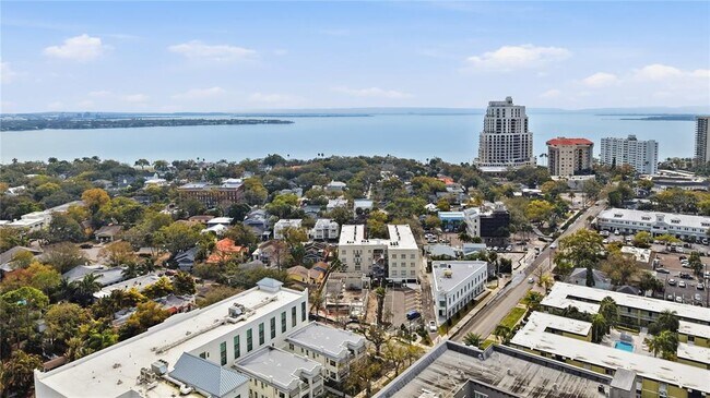 Building Photo - 2117 W Dekle Ave