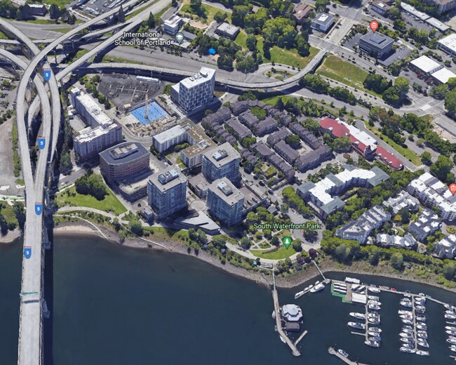 Building Photo - Beautiful 1 Bed 1 Bath Waterfront Condo w/...