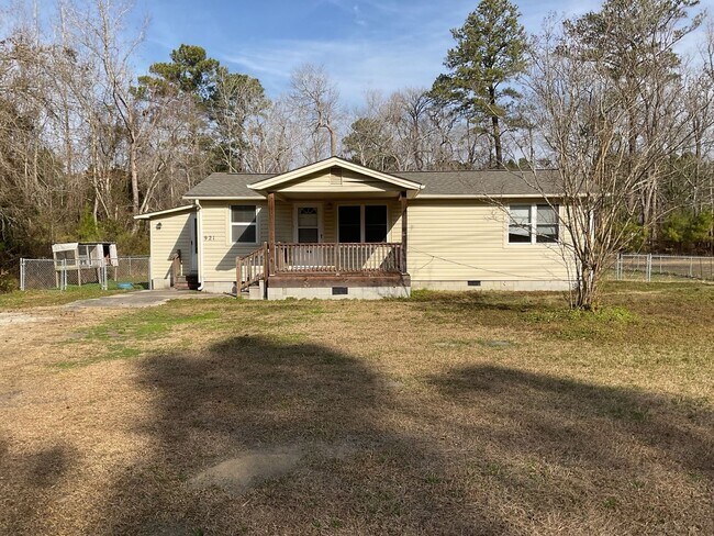 Building Photo - 2 Bedroom 1 Bath Located of Fire Tower Road