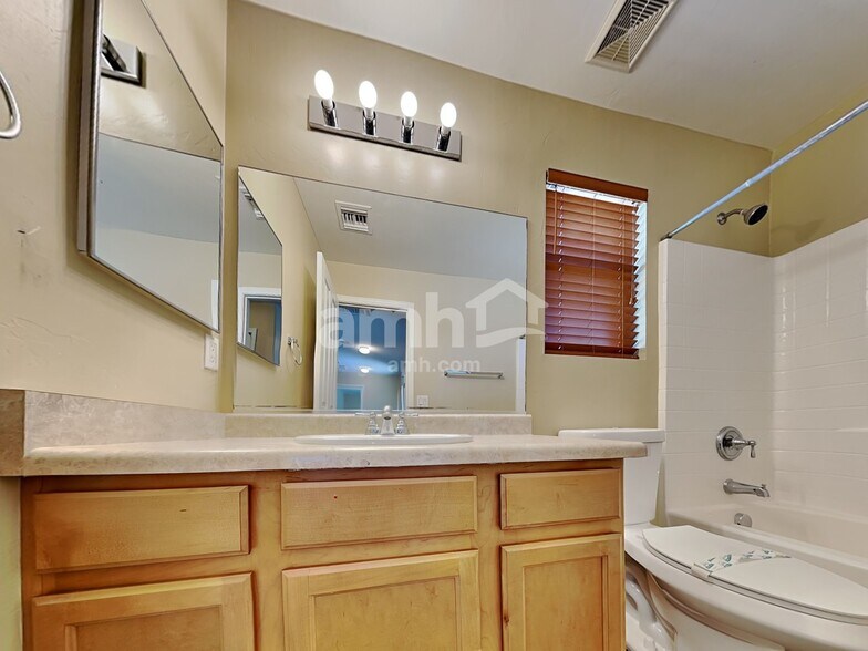Building Photo - 12979 N Sabal Palm Way