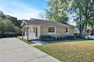 Building Photo - 2612 Loghaven Dr NW