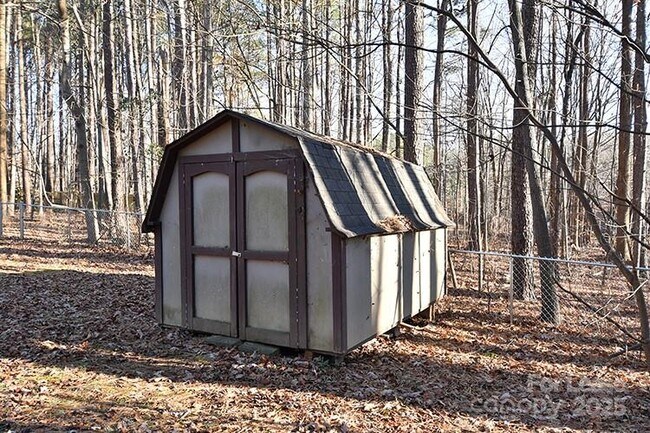 Building Photo - 116 Milbros Ln