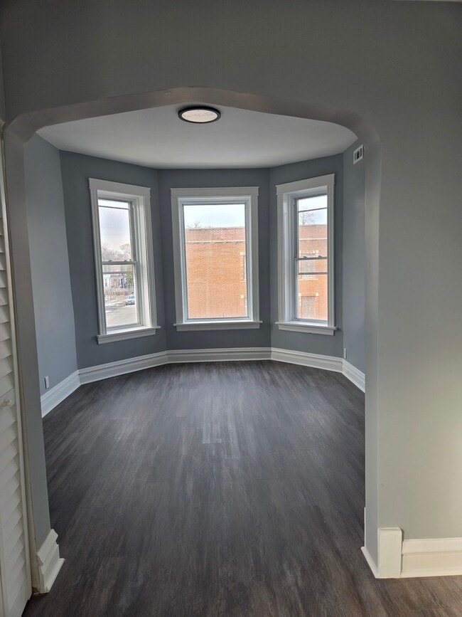 Building Photo - 1452 W 62nd St