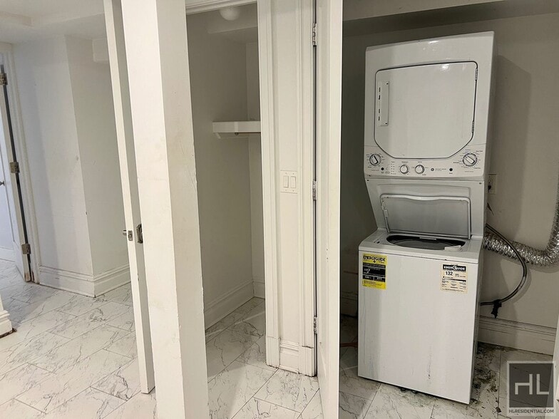 Building Photo - 4BR 3BA Historic Limestone Duplex In Crown...