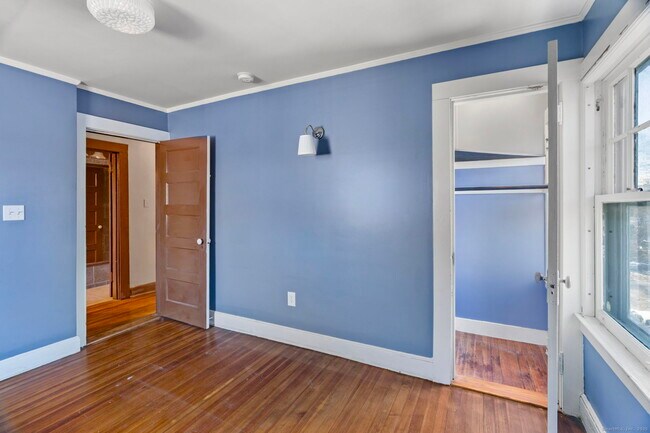 Building Photo - 117 Whitney St