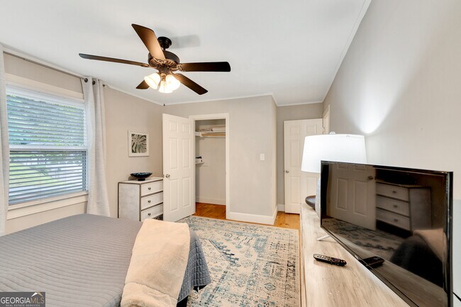 Building Photo - 192 Woods Dr NE