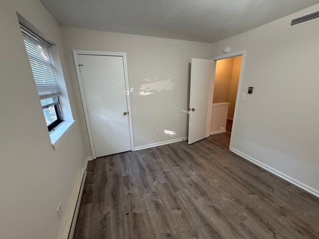 Building Photo - 3306 Belle Meade Dr