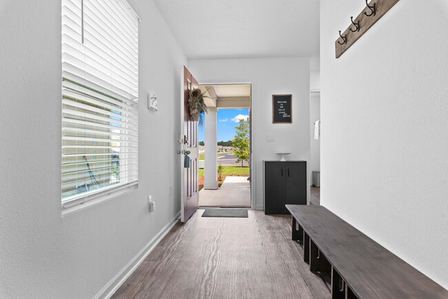 Building Photo - Almost new 3 bed 2 bath home