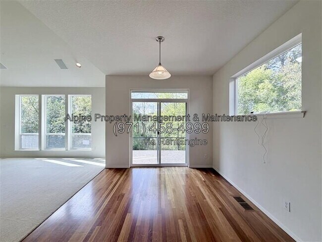 Building Photo - 4143 NW Meisner Dr
