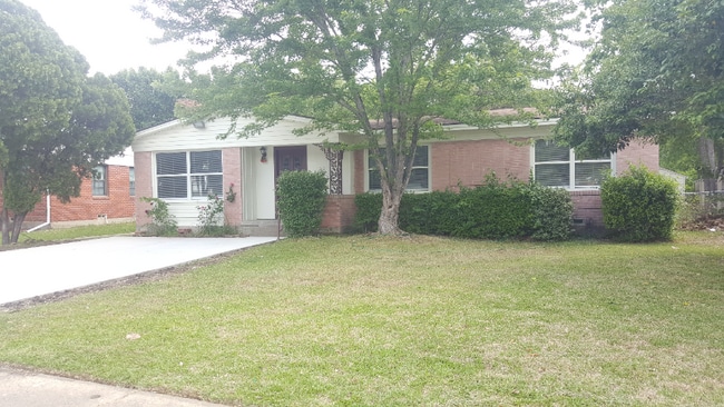 Building Photo - 10852 Cassandra Way