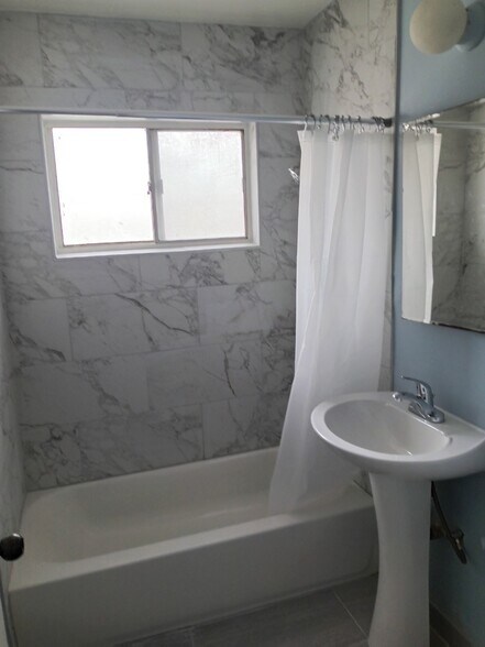 Upgraded bathroom - 2331 W West Ave